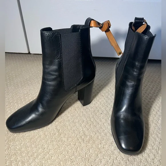 Stuart Weitzman black leather heel booties size 8.5 - Picture 2 of 4